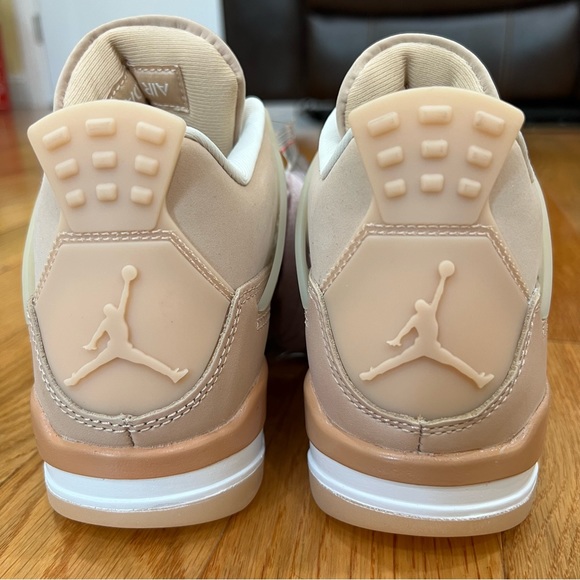 Women’s Jordan 4 - Picture 5 of 5